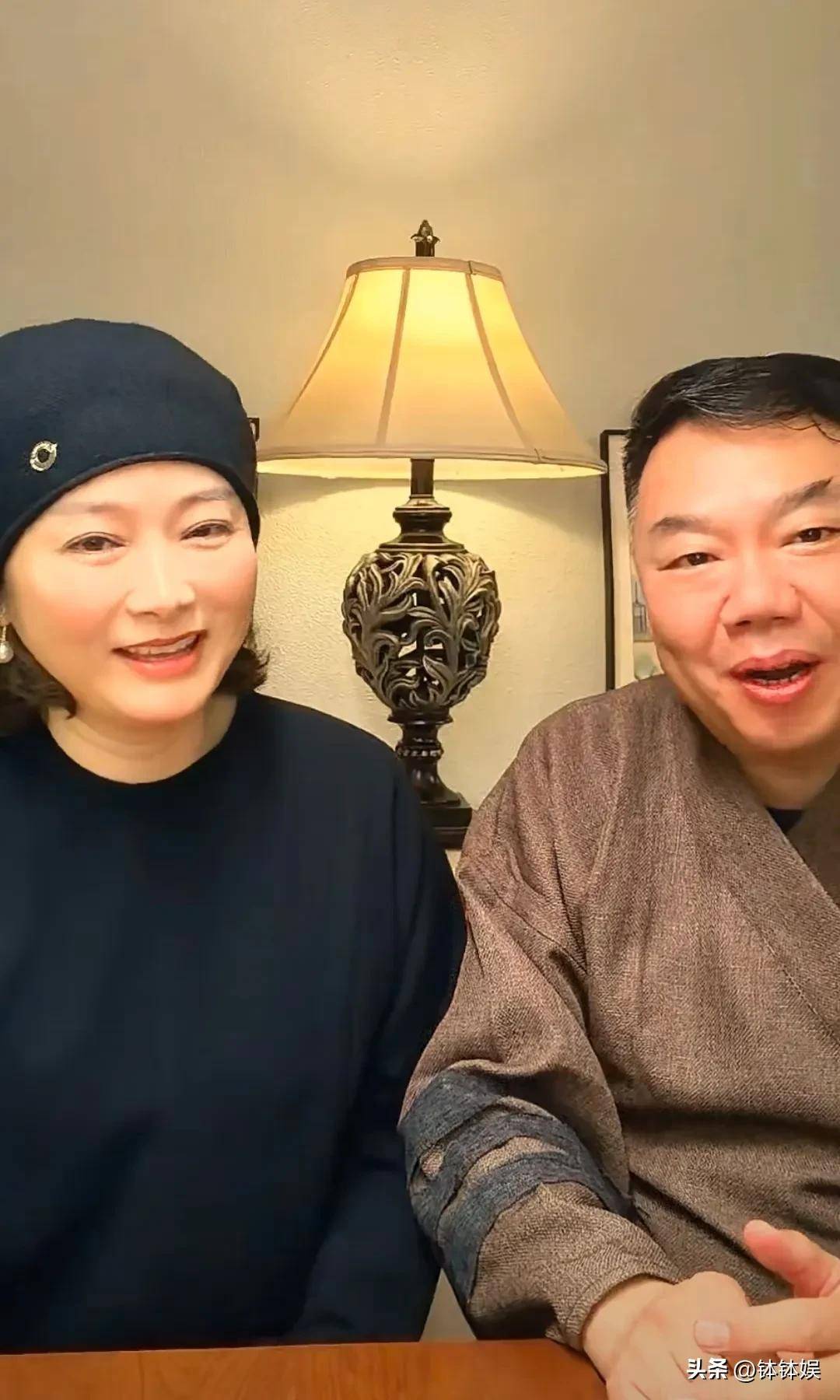姜超于娟《武林外传》后首同框，20年没见，“杨慧兰”发福好多