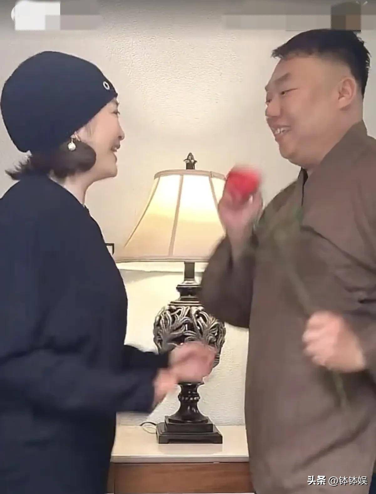 姜超于娟《武林外传》后首同框，20年没见，“杨慧兰”发福好多