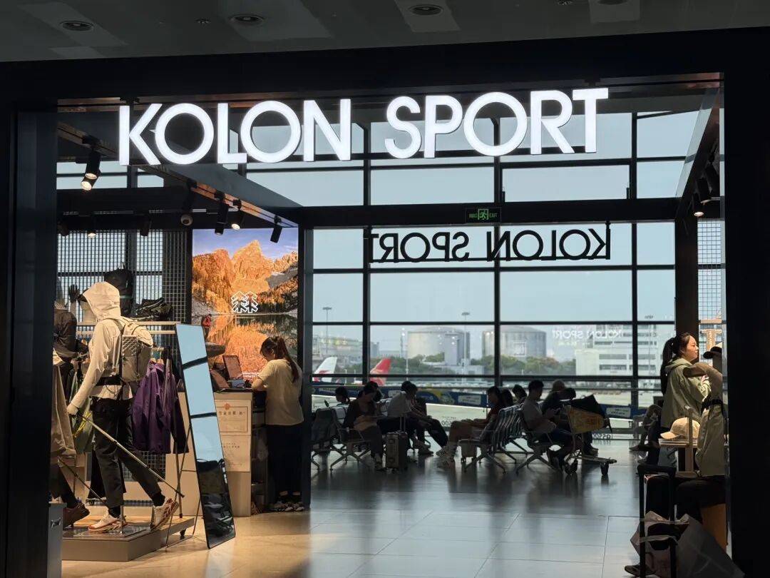 消费者开始退货!始祖鸟又被曝海内外道歉内容不一致