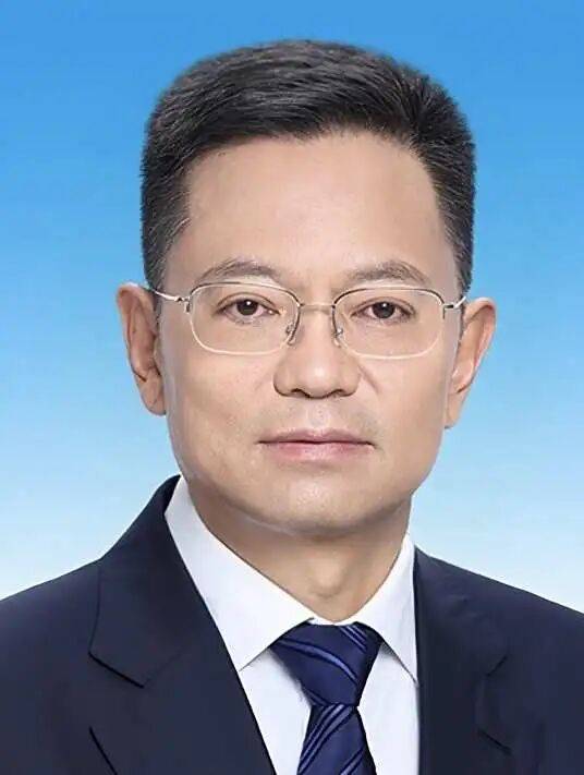 国务院最新任免7位干部